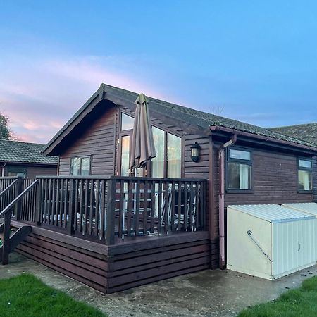 Cosy 3 Bed Lodge In Hoburne, Cotswolds South Cerney Exterior foto